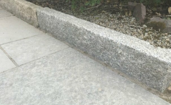 Silver Granite Kerb (pineapple)