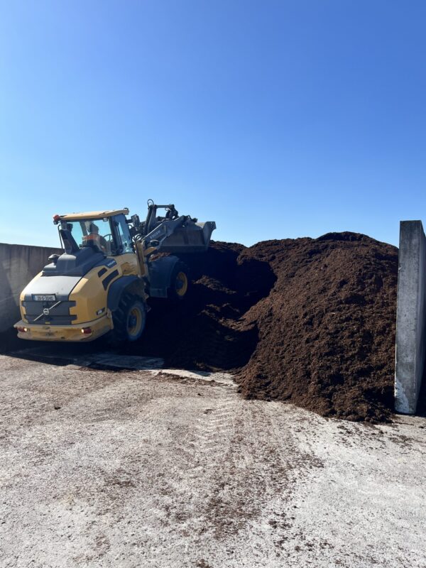 Compost Bark Mulch - Image 2